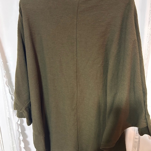 Nina Leonard Khaki Women's Tunic Top XL - batwing sleeves- like new - Picture 9 of 11